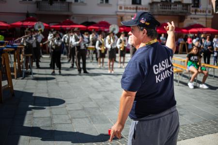 S soncem obsijan drugi festivalski dan 50. Dnevov narodnih noš in oblačilne dediščine v Kamniku (28)